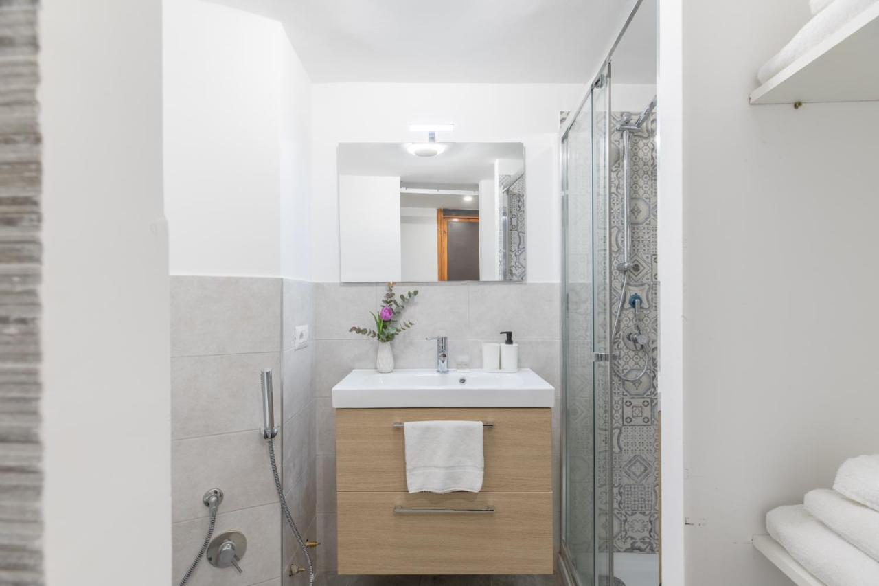 Comfy Studio X2 - Trastevere District! โรม ภายนอก รูปภาพ